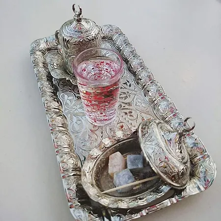 Caria Royal דליאן